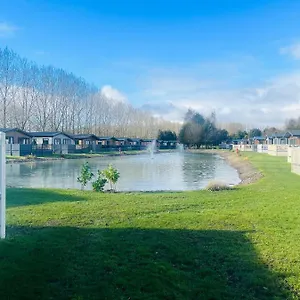 Waters Edge With Hot Tub , York United Kingdom